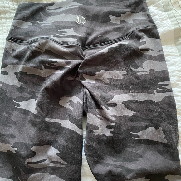 Til you Colapse high waisted scrunch butt leggings - Picture 4 of 4